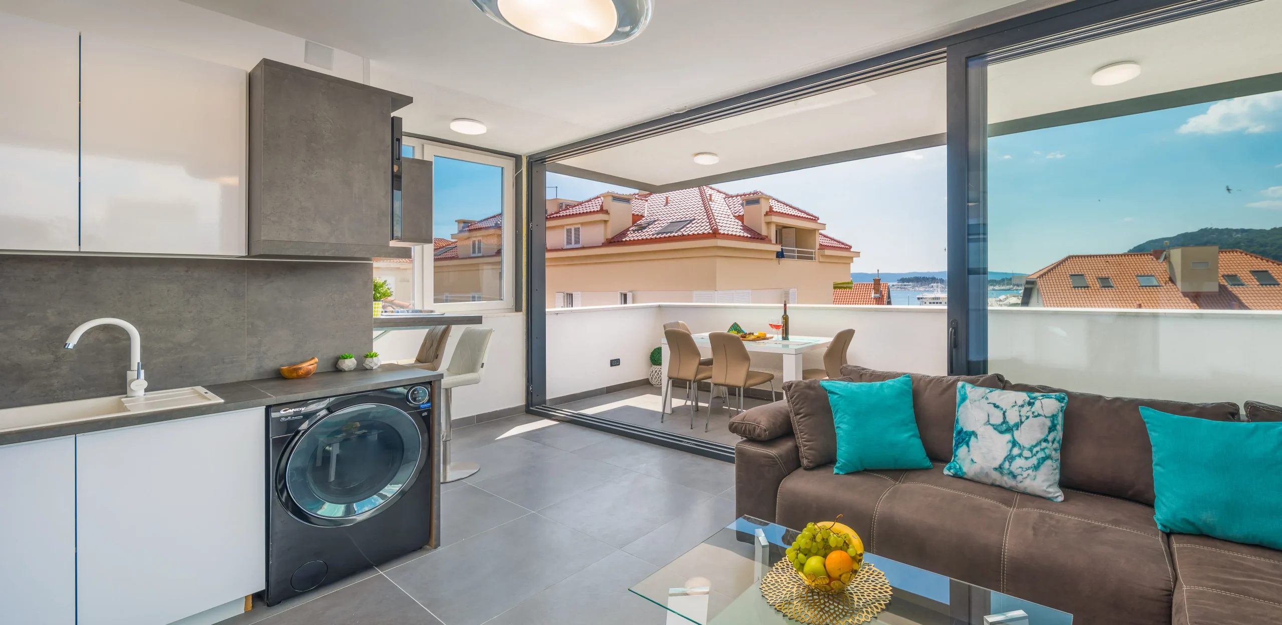penthouse apartment with seaview and jacuzzi in Split